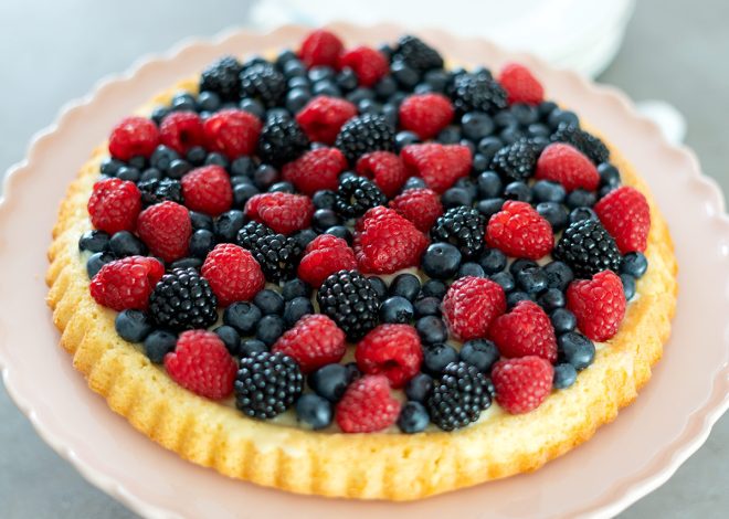 Tarta de frutos rojos con crema pastelera